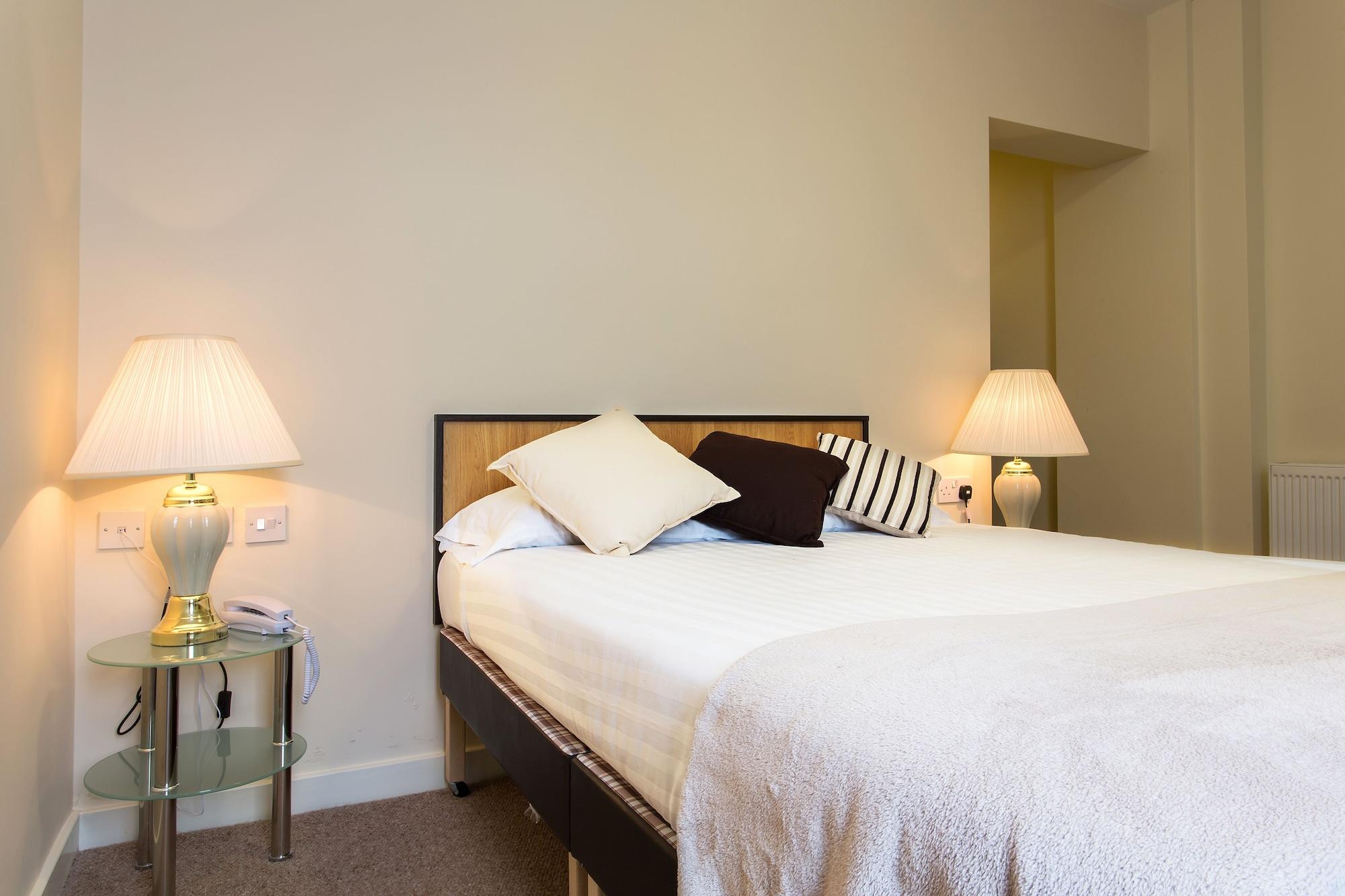 Отель Britannia Leeds 3*