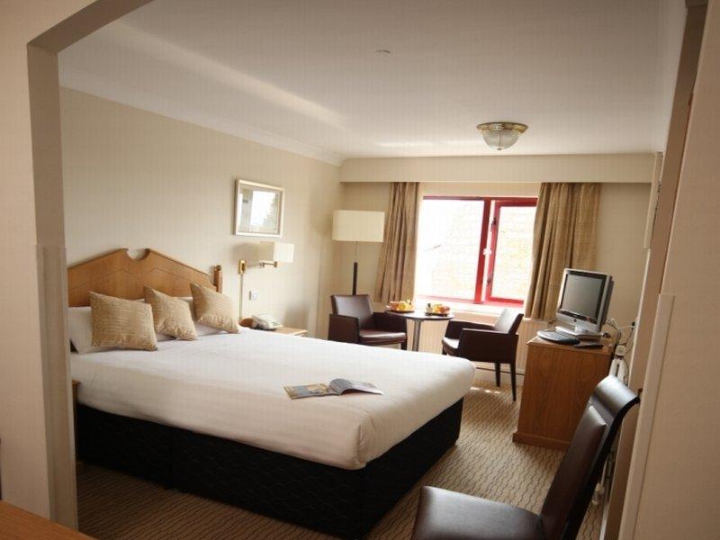 Отель Britannia Leeds 3*